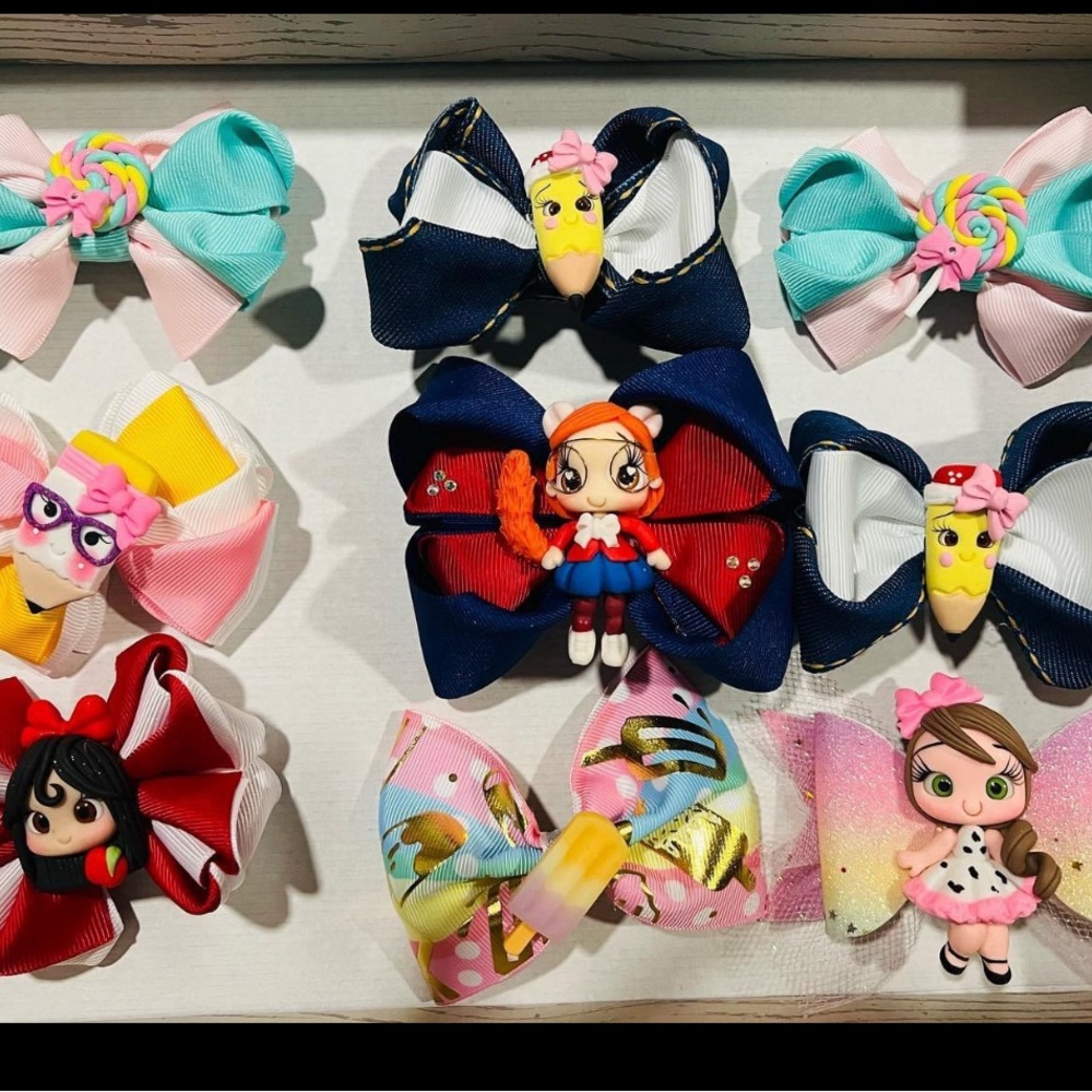 Beautiful bows, we make every design you could imagine โค๏ธ๐๐ - Picture 1 of 6